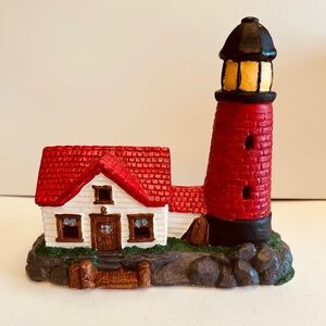 Vintage lighthouse, keepers dwelling ceramic. Excellent condition. Colors bright